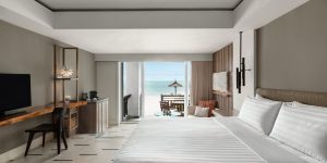 Deluxe Coral Room_Beach Access King_Bedroom_1