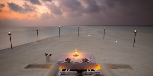 Milaidhoo Maldives_Destination Dining_Sandbank (3)