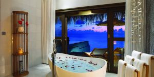 OZEN-BY-ATMOSPHERE-WIND-VILLA-WITH-POOL-BATHROOM-VIEW-OF-SUNSET2