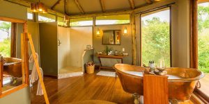 bathroom-luxury-tented-safari-suite-salas-camp (1)