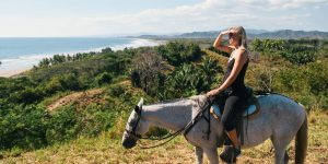 horseback-riding-vista-costa-rica